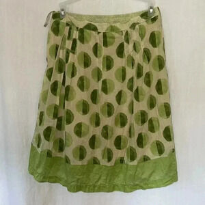Skirt sandwich size 40 green polka dot pleating detail